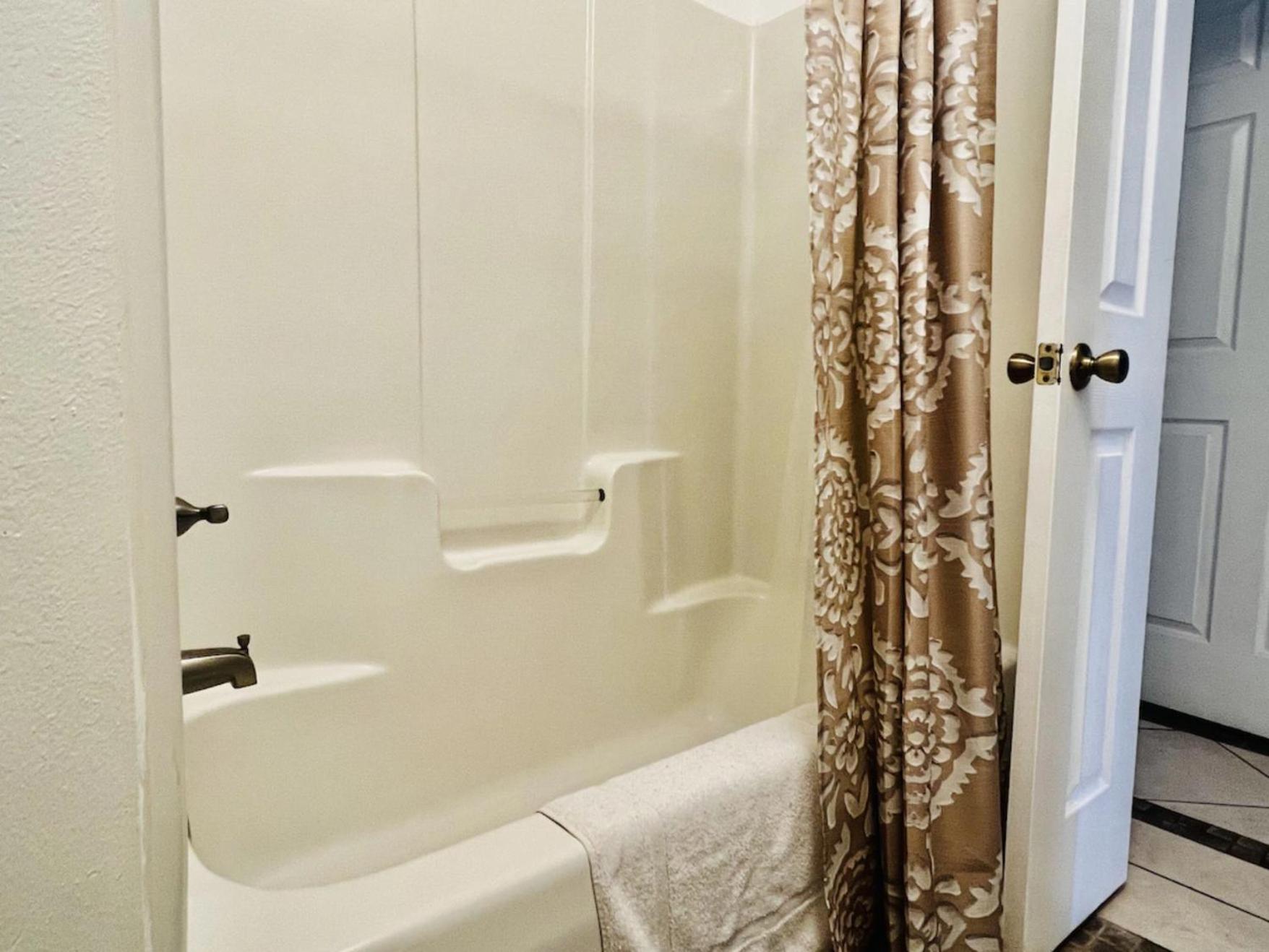 Charming 2 Bdr 1 Bath Home Fenced Byard N Pensacola Pet Friendly Close To Bases Екстериор снимка